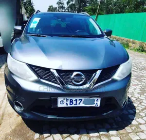 Photo - Nissan Qashqai 2017 Silver