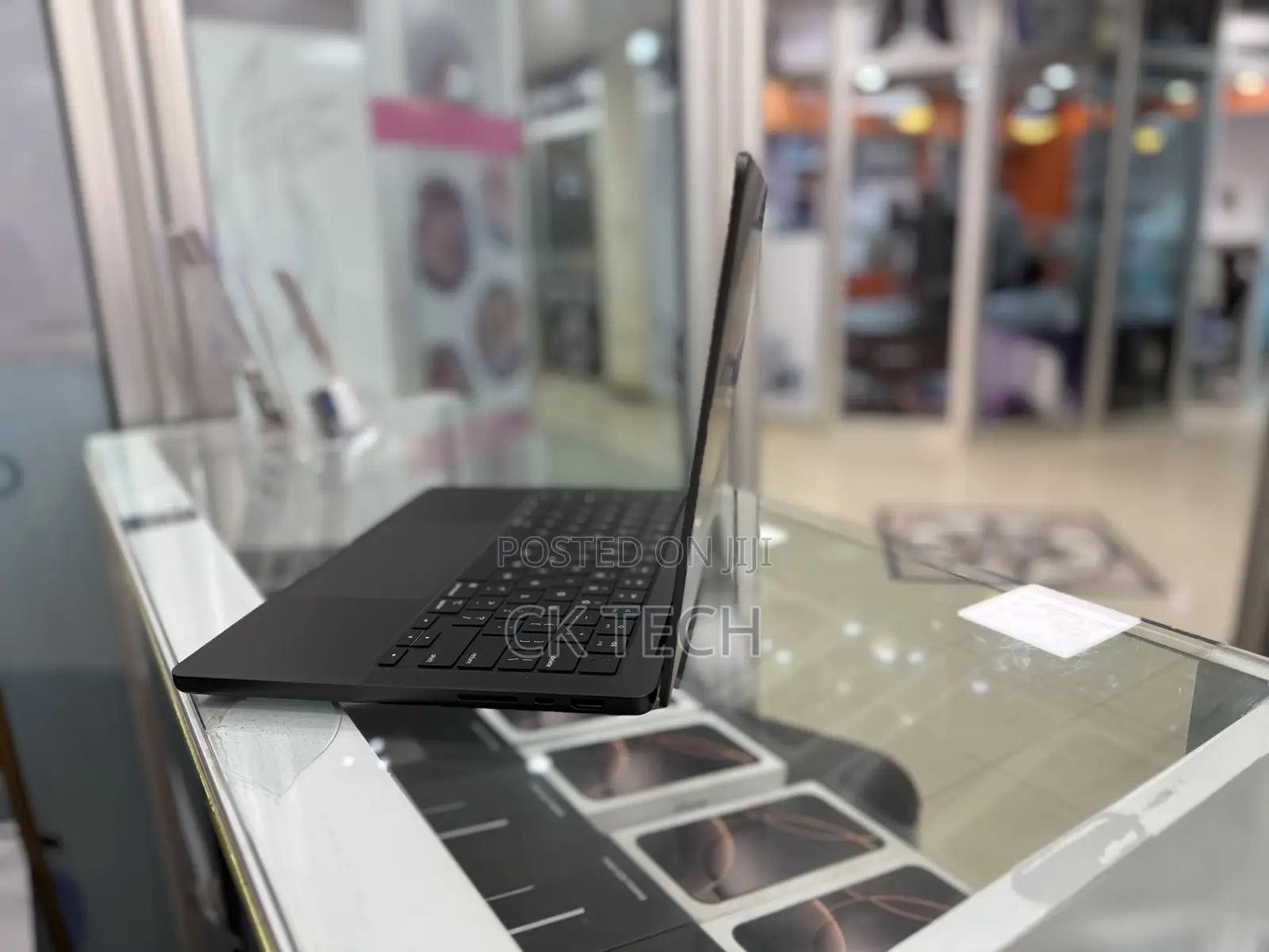 New Apple MacBook Pro 2023 M3 14-Inch 18GB Apple M3 Pro SSD 512GB