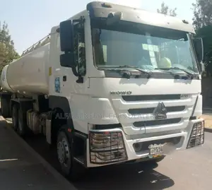 400 Hp ቦቴ ከነተሳቢው
•2023
•a-24
•ባንክ 6,500,000
 አለበት