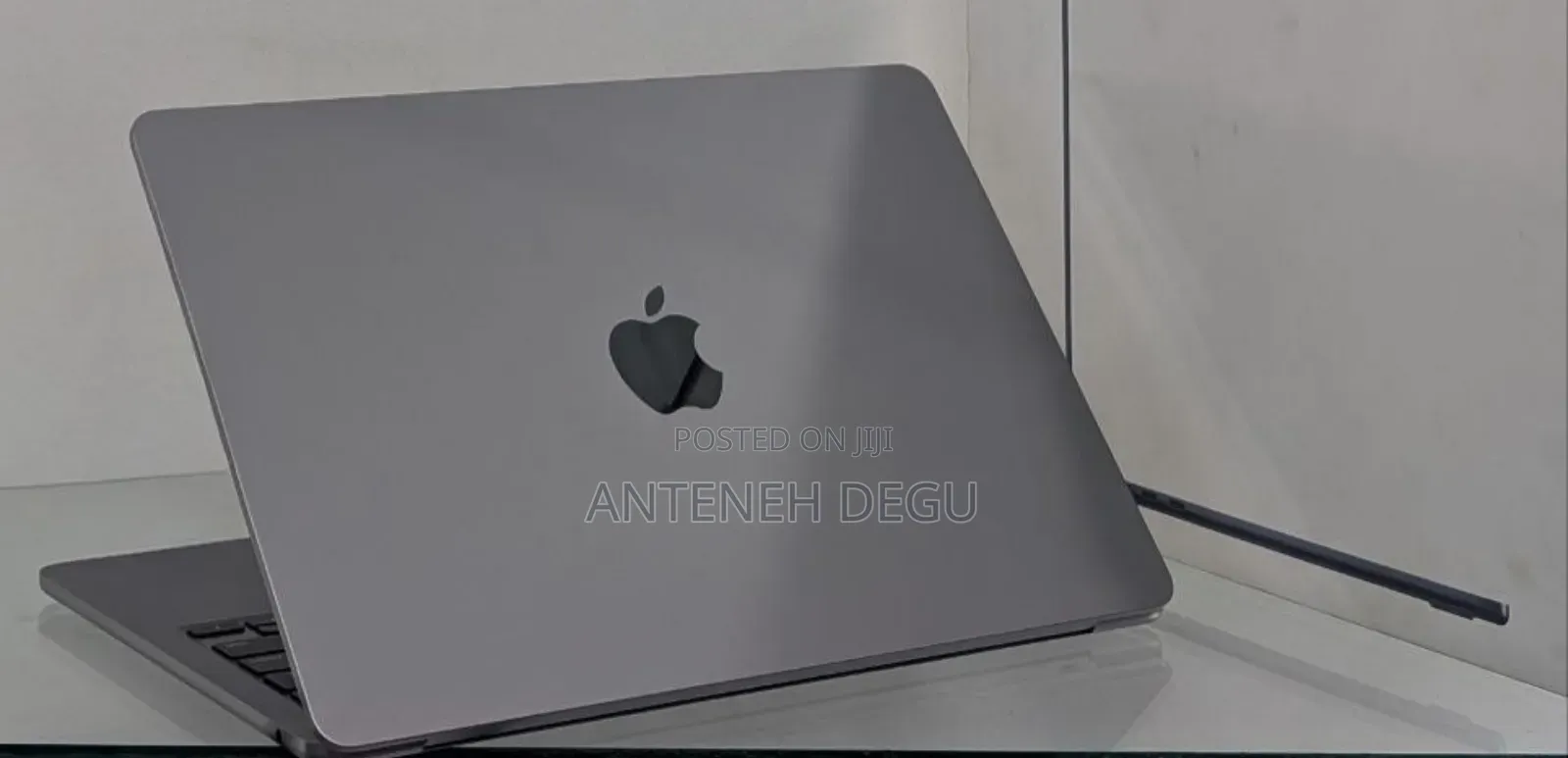 New Laptop Apple MacBook 16GB Apple M3 SSD 256GB