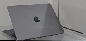 New Laptop Apple MacBook 16GB Apple M3 SSD 256GB