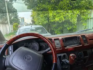 Toyota HiAce 2013 Silver