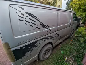 Toyota HiAce 2013 Silver