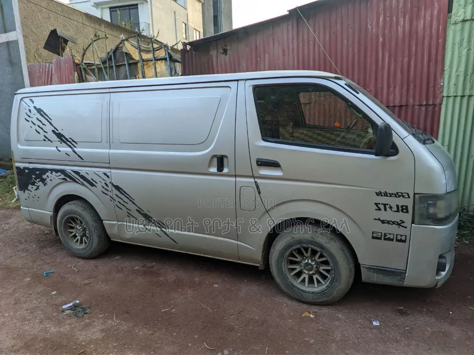 Toyota HiAce 2013 Silver