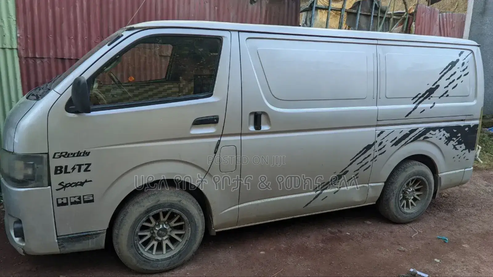 Toyota HiAce 2013 Silver