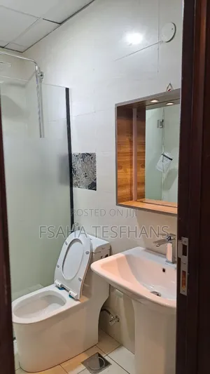 5bdrm Villa in House, Yeka for rent