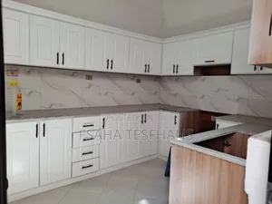 5bdrm Villa in House, Yeka for rent