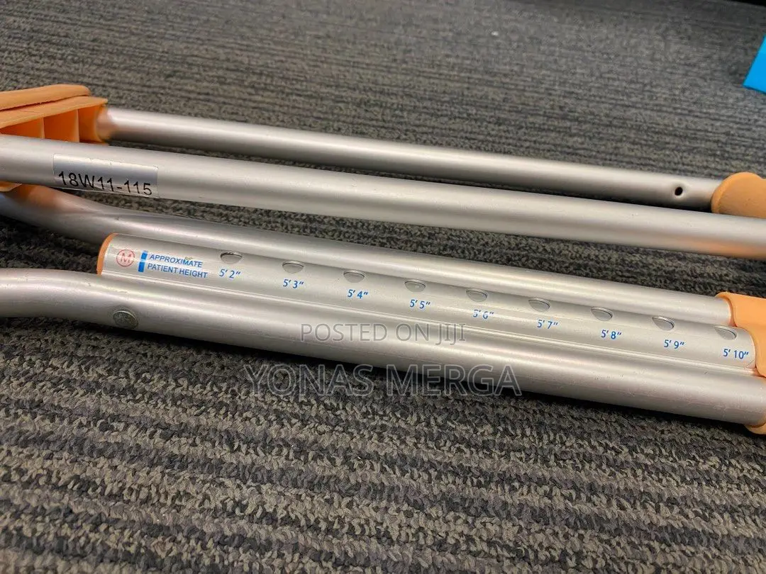 Auxiliary Crutches∞፱ክራንችkranch፺飧crutches5郾underarm Crutches
