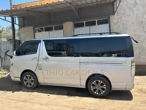 Photo - Toyota HiAce 2007 Silver