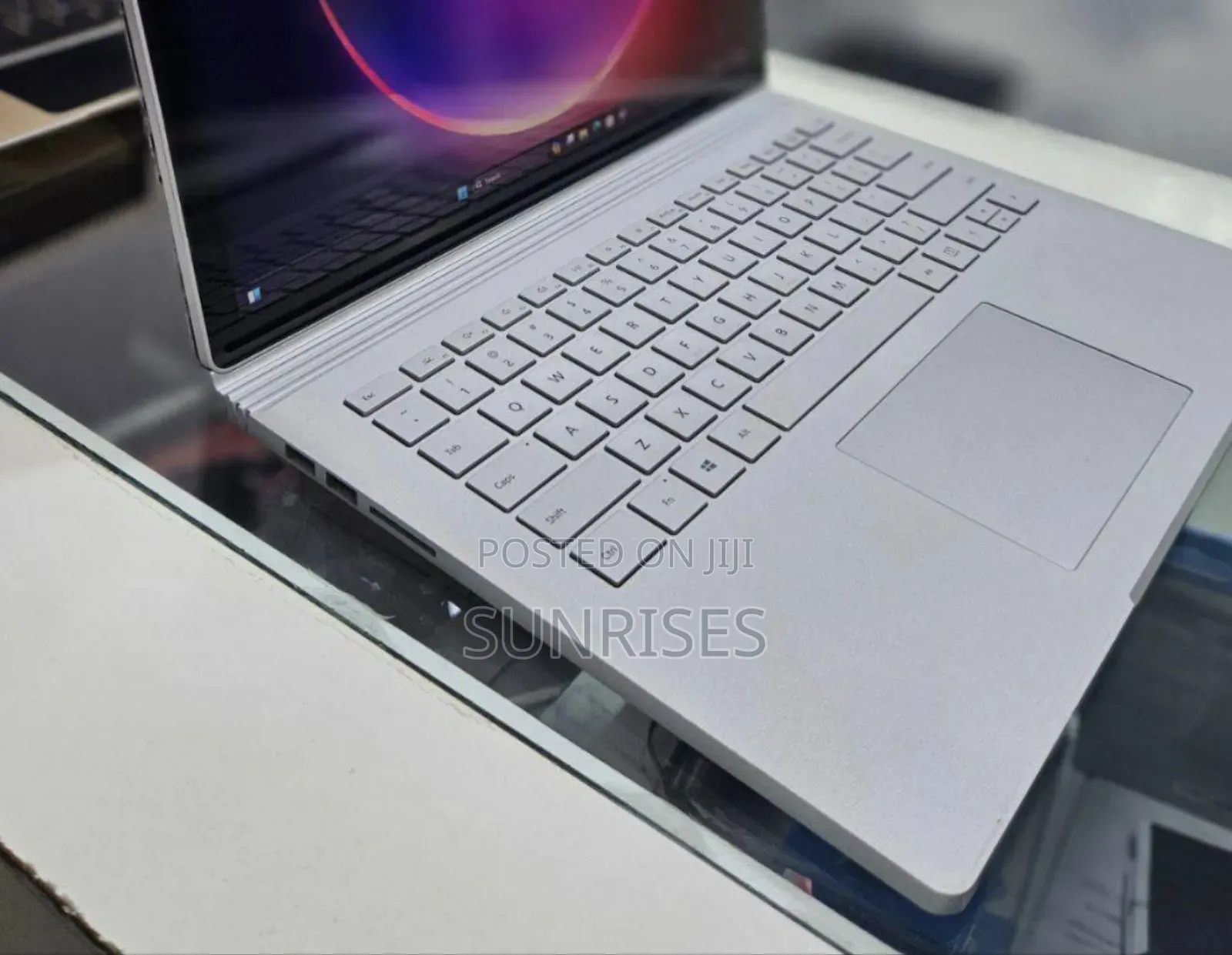 New Laptop Microsoft Surface Book 3 16GB Intel Core I7 SSD 256GB