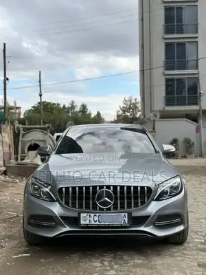 Photo - Mercedes-Benz C180 2016 Silver