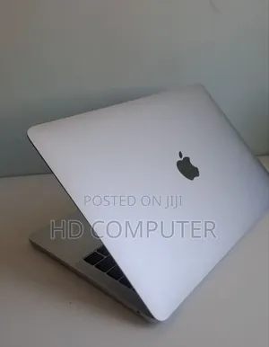 New Laptop Apple MacBook Pro 2017 8GB Intel Core I5 SSD 512GB