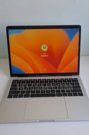 New Laptop Apple MacBook Pro 2017 8GB Intel Core I5 SSD 512GB