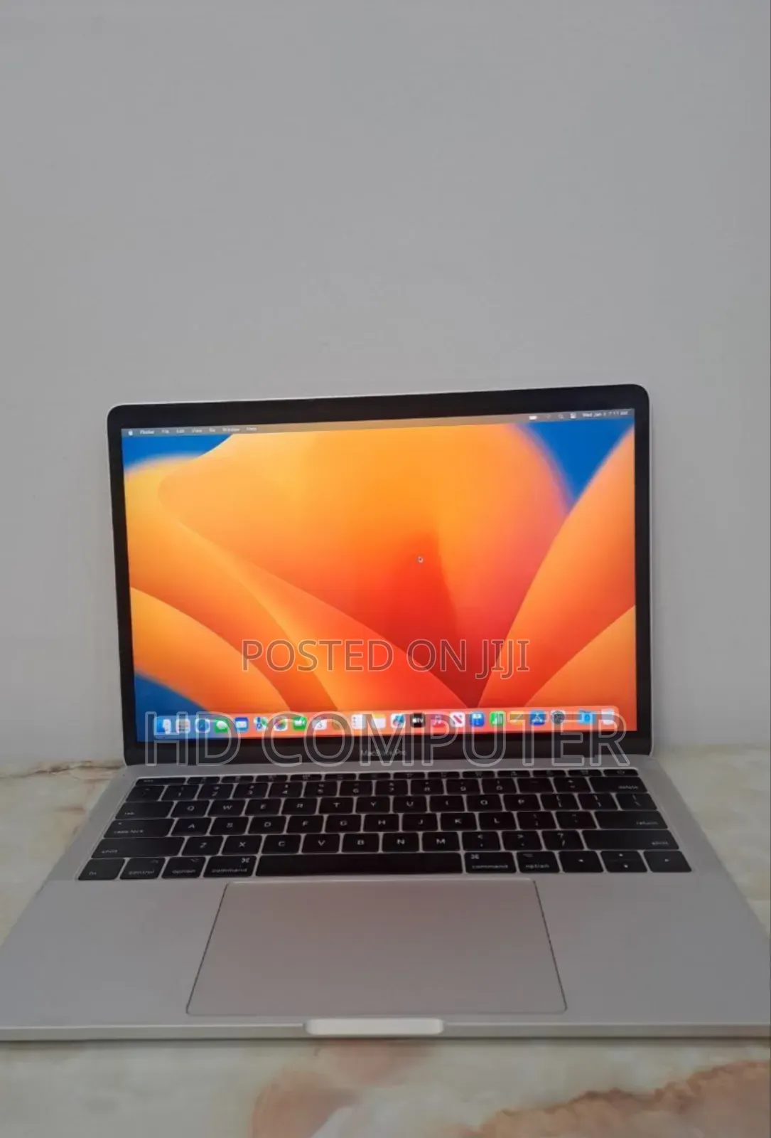 New Laptop Apple MacBook Pro 2017 8GB Intel Core I5 SSD 512GB