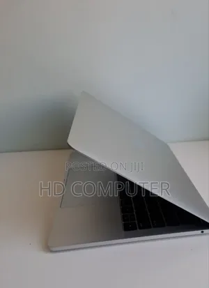 New Laptop Apple MacBook Pro 2017 8GB Intel Core I5 SSD 512GB