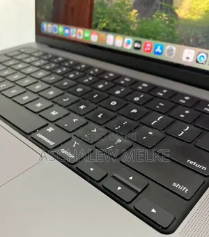 New Laptop Apple MacBook Pro M1 16GB Apple M1 Pro SSD 1T