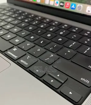 New Laptop Apple MacBook Pro M1 16GB Apple M1 Pro SSD 1T