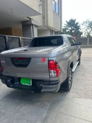 Toyota Hilux 2020 Gray