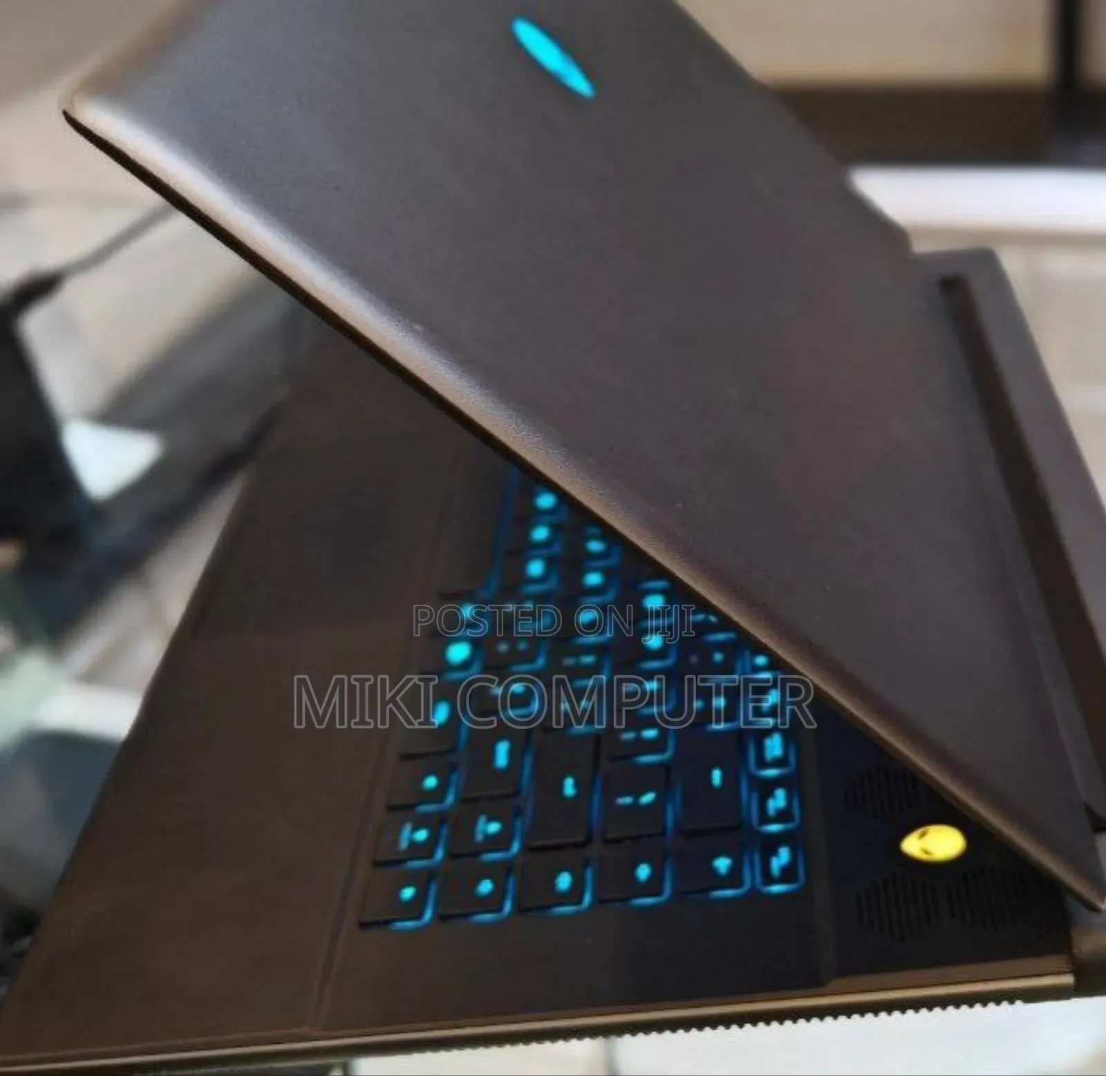 New Laptop Alienware M17x R2 32GB Intel Core I9 SSD 1T