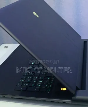 New Laptop Alienware M17x R2 16GB AMD Ryzen 9 SSD 1T