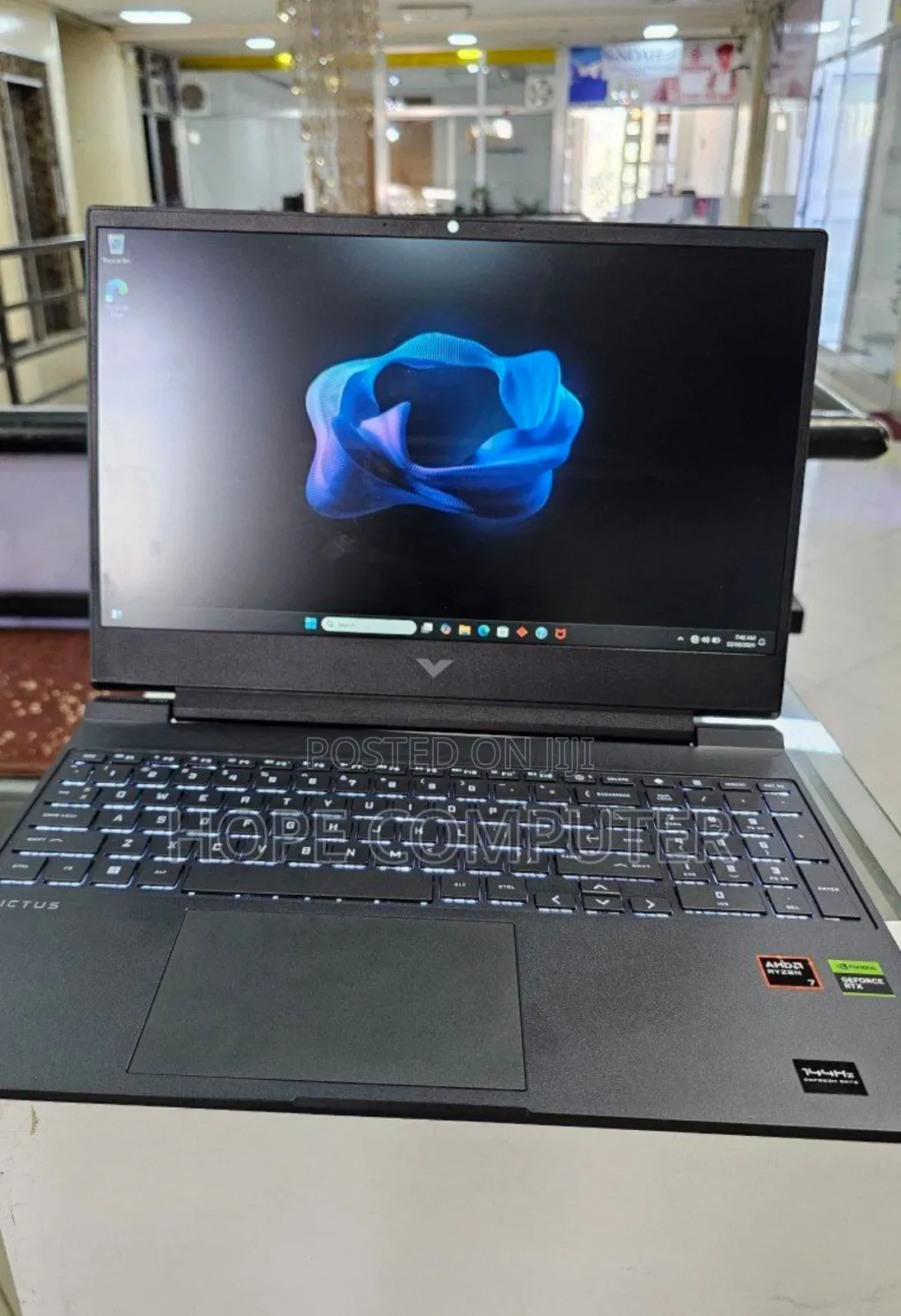 New Laptop HP Victus 16 16GB AMD Ryzen 7 SSD 1T