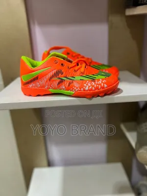 New Futsal Foot Ball.Shoes