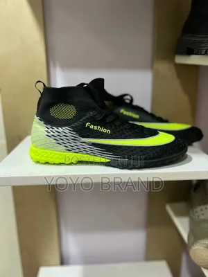 Photo - Football Fustas Boots Shoes