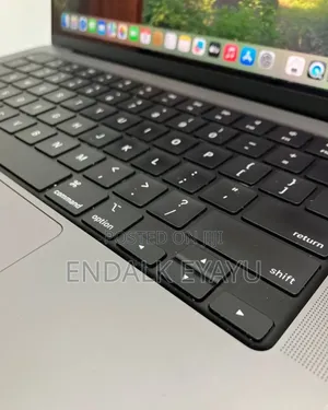 New Laptop Apple MacBook Pro 16GB Intel Core I5 SSD 1T