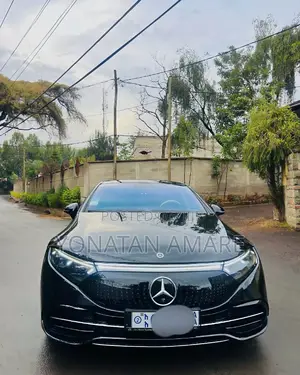 Photo - Mercedes-Benz EQE 2023 Black