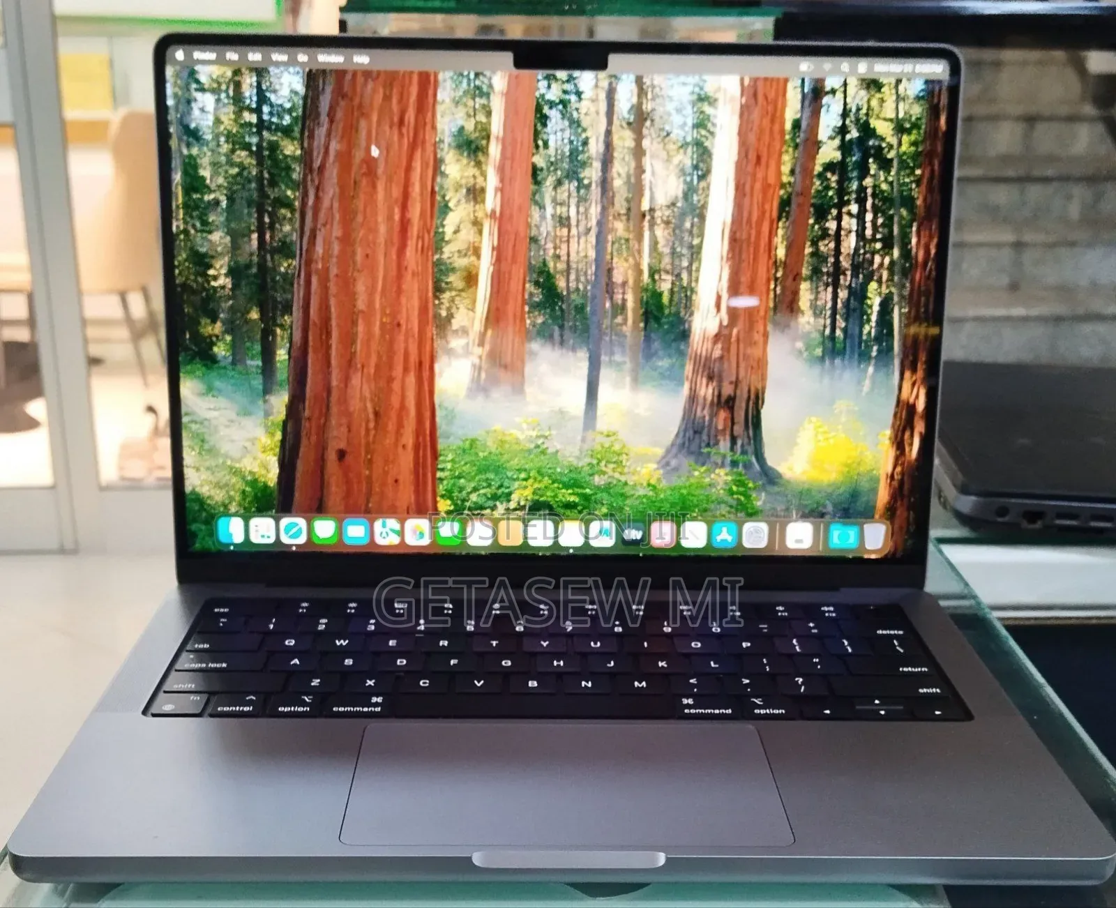 New Laptop Apple MacBook Pro M1 16GB Apple M1 Pro SSD 1T