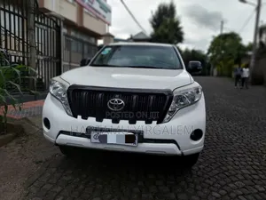Toyota Land Cruiser 2014 White