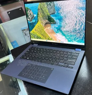 New Laptop Asus VivoBook E12 E203NAH 16GB Intel Core I9 SSD 512GB