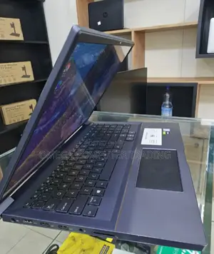 New Laptop Asus E203MA 32GB Intel Xeon SSD 1T