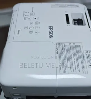 Brand New Epson Projector With Bag and Remote Model Na