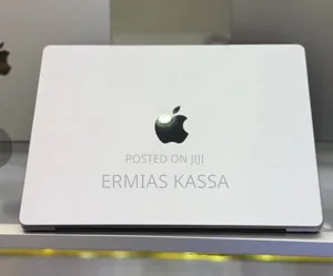 Photo - New Laptop Apple MacBook Pro M1 16GB Apple M1 Pro SSD 1T