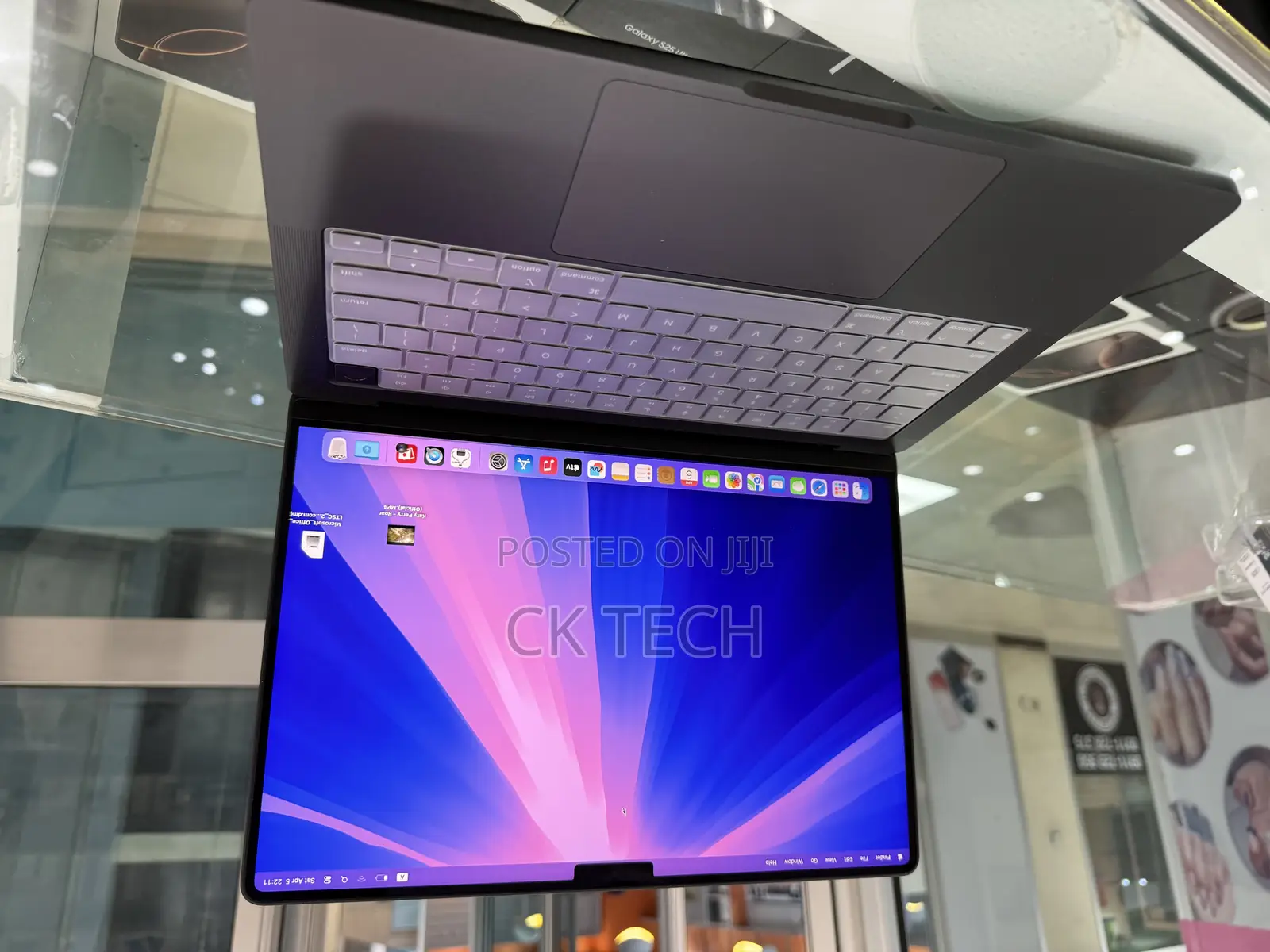 New Apple MacBook Pro 2023 M3 14-Inch 18GB Apple M3 Pro SSD 512GB