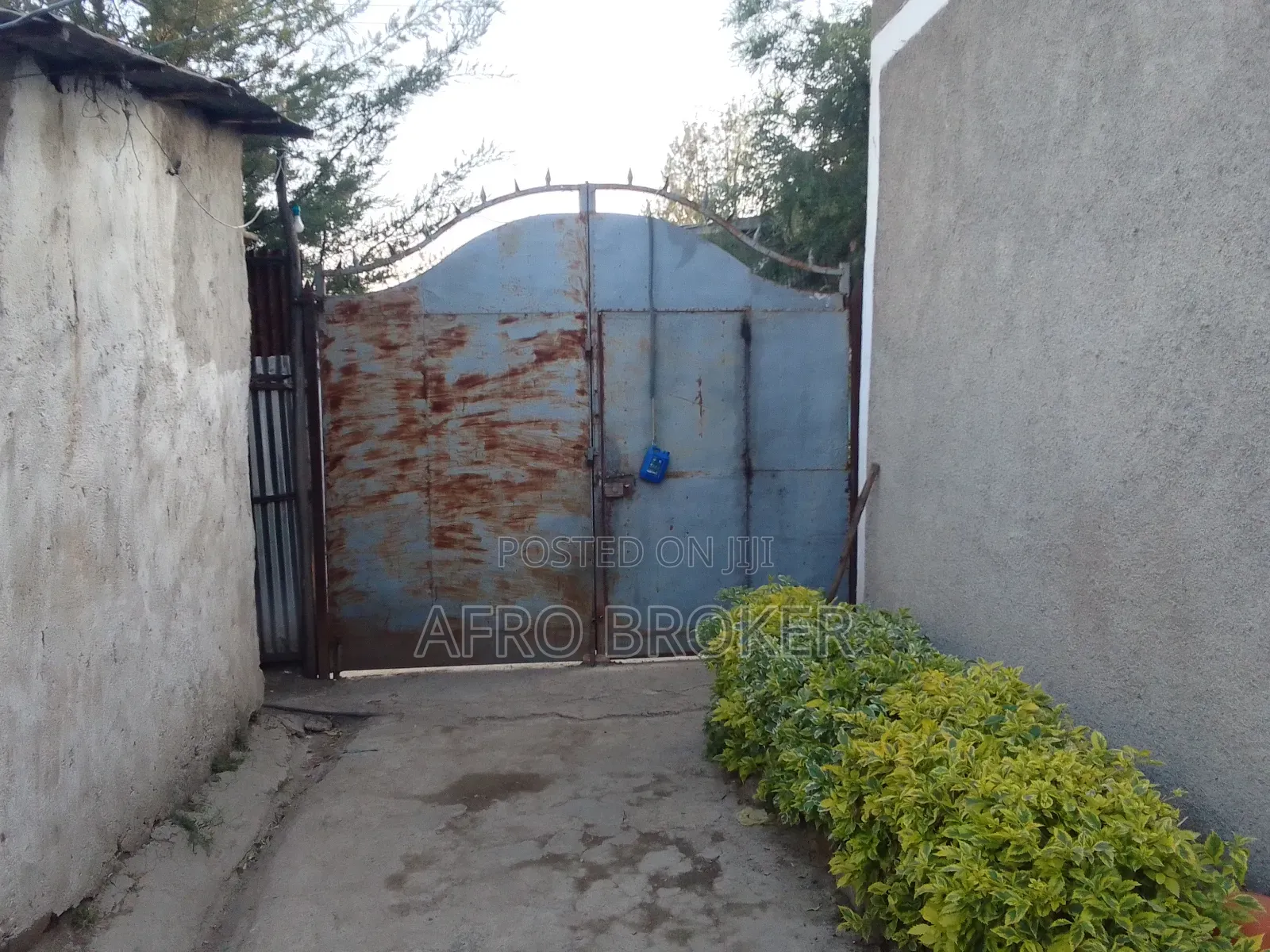 Furnished 5bdrm House in Alem Bank, Akaky Kaliti for sale