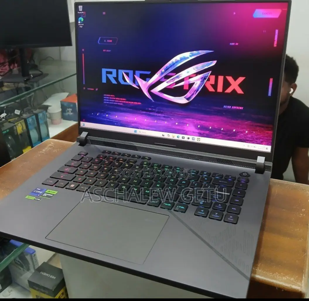 New Laptop Asus ROG Strix G15 32GB Intel Core I9 SSD 1T