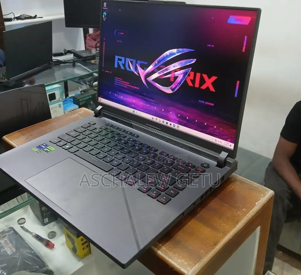 New Laptop Asus ROG Strix G15 32GB Intel Core I9 SSD 1T