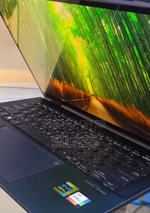 New Laptop Asus ZenBook UX330UA 16GB Intel Core I7 SSD 1T