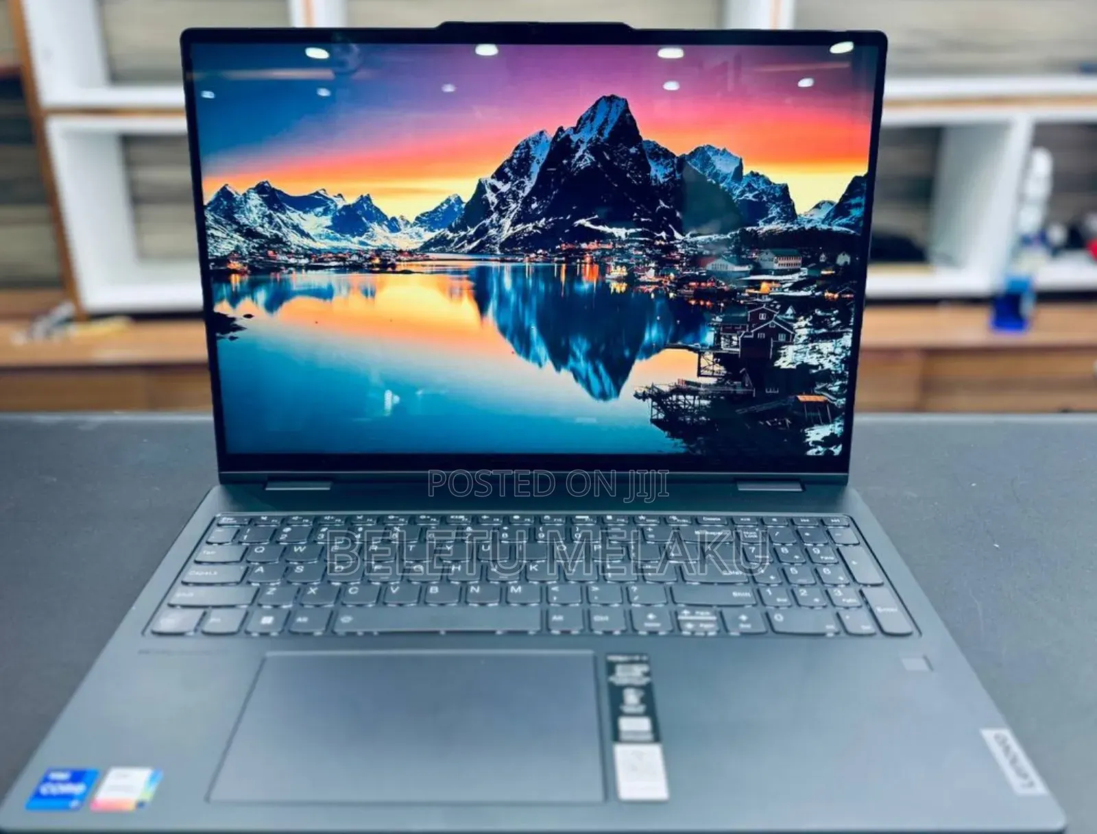 New Laptop Lenovo Yoga 7i 16GB Intel Core I7 SSD 512GB