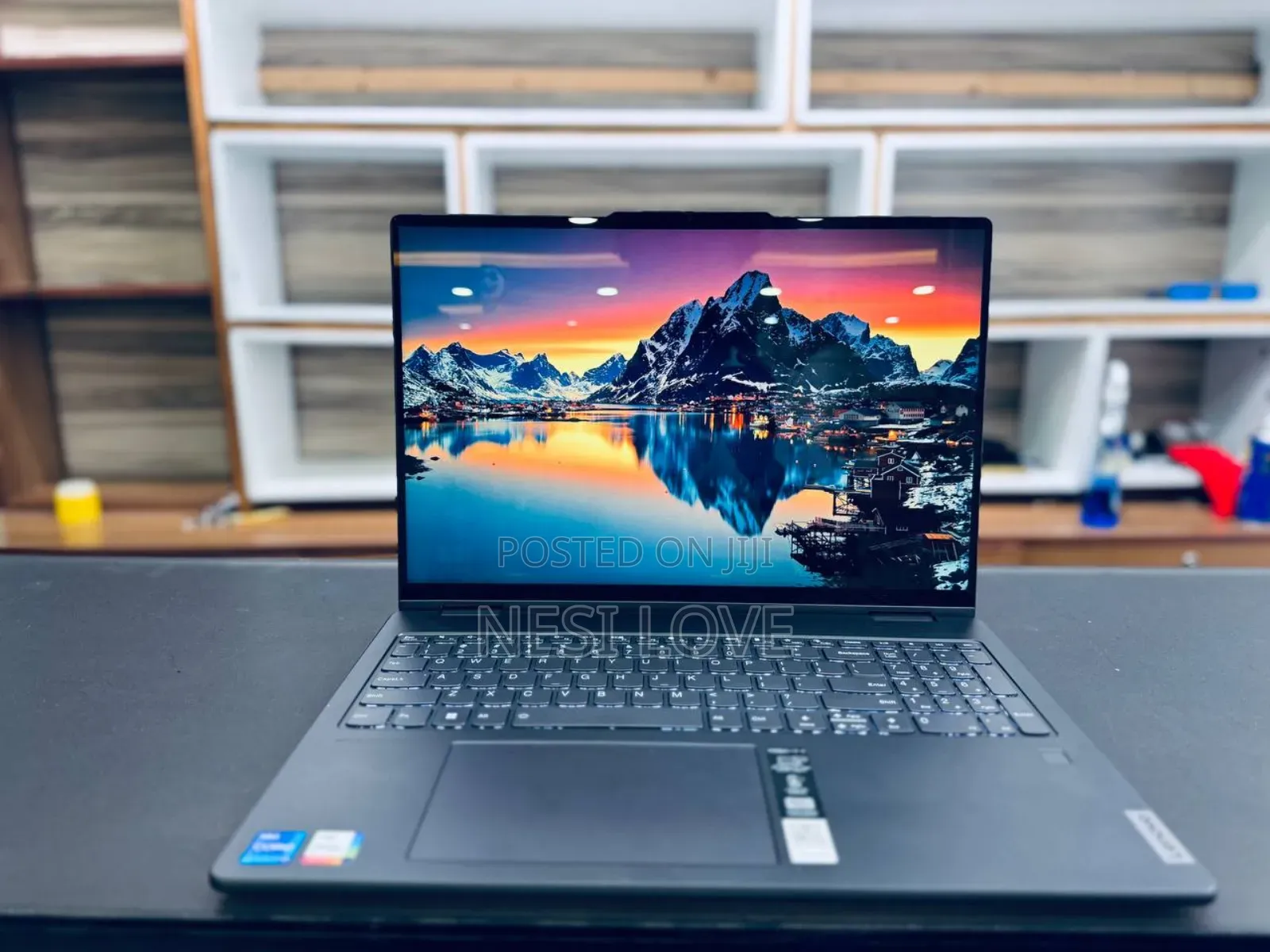 New Laptop Lenovo Yoga 7i 16GB Intel Core I7 SSD 512GB