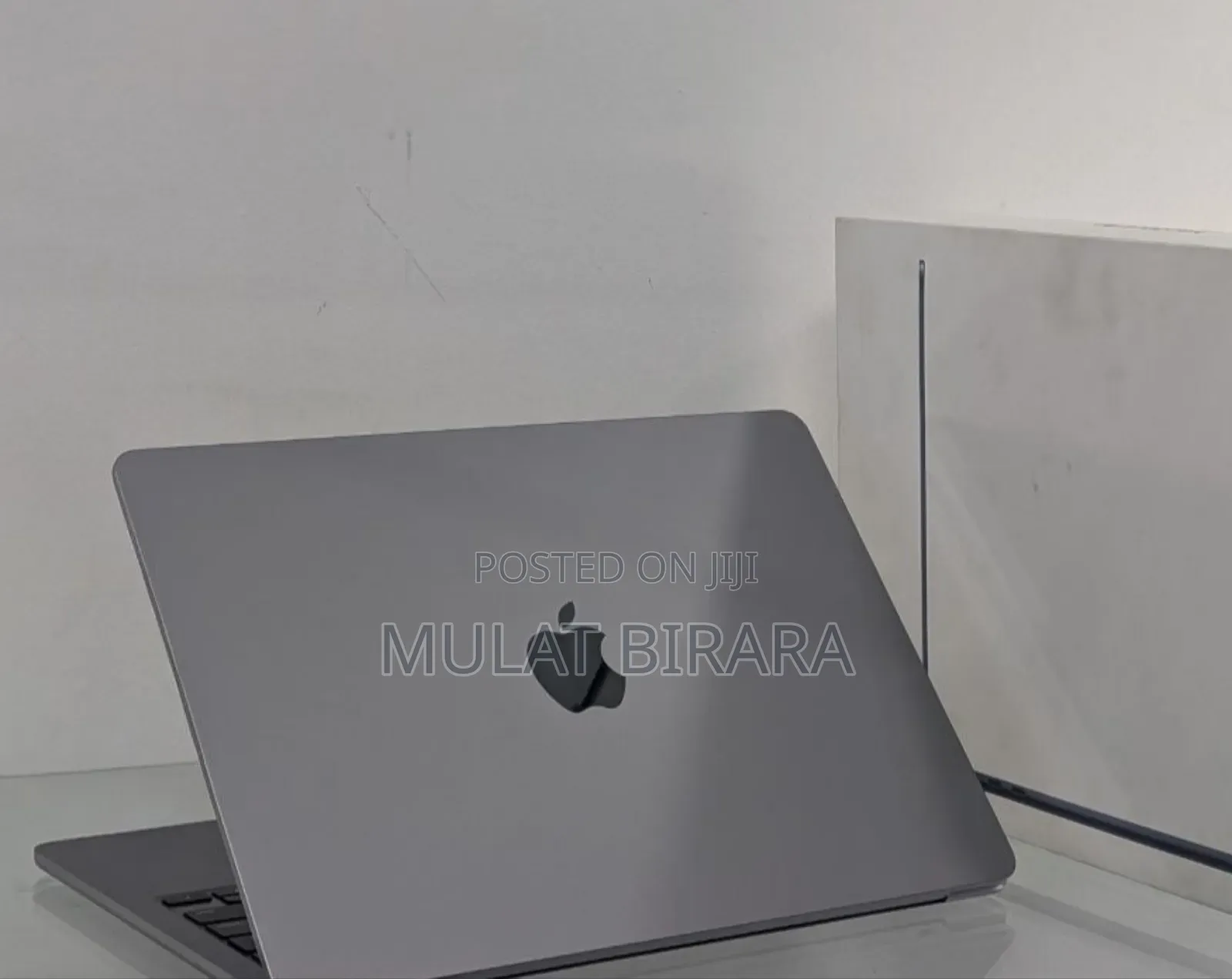 New Laptop Apple MacBook Air 2024 M3 13-Inch 16GB Apple M3 SSD 512GB