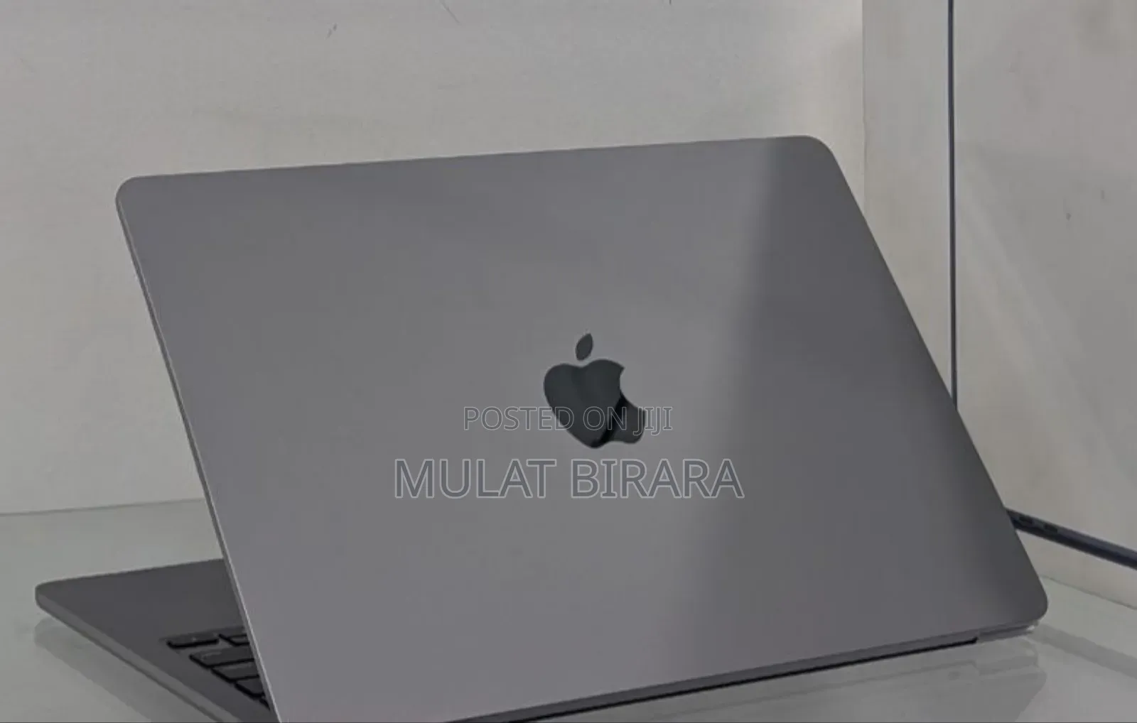 New Laptop Apple MacBook Air 2024 M3 13-Inch 16GB Apple M3 SSD 512GB