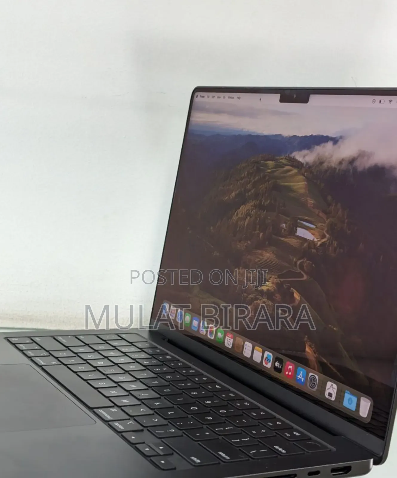 New Apple MacBook Pro 2023 M3 14-Inch 18GB Intel Core M3 SSD 512GB