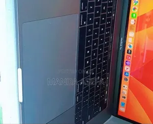 Photo - New Laptop Apple MacBook Pro 2017 16GB Intel Core I7 SSD 512GB