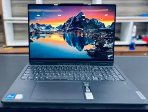 Photo - New Laptop Lenovo Yoga 7i 16GB Intel Core I7 SSD 512GB