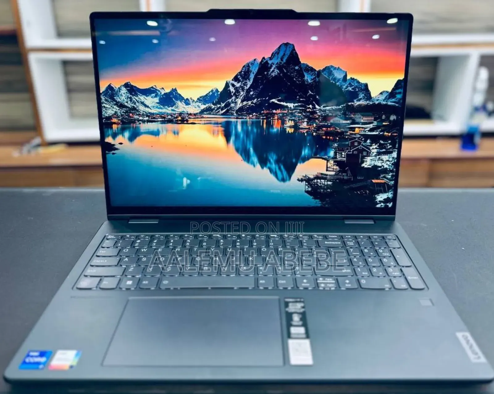 New Laptop Lenovo Yoga 7i 16GB Intel Core I7 SSD 512GB