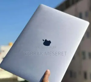 New Laptop Apple MacBook Pro 2018 8GB Intel Core I5 SSD 512GB