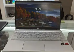 New Laptop HP 8GB AMD Ryzen 5 SSD 512GB